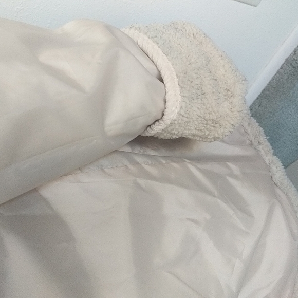 Reversible jacket. One side is for rain. corduroy collar - Picture 8 of 11